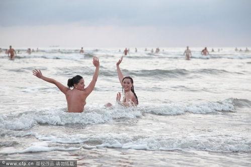 水上世界裸泳在线看国产,揭秘水上世界裸泳在线观看背后的故事